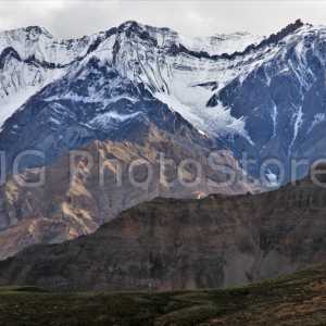 Montañas alrededor del valle de Spiti en el estado de Himachal Pradesh