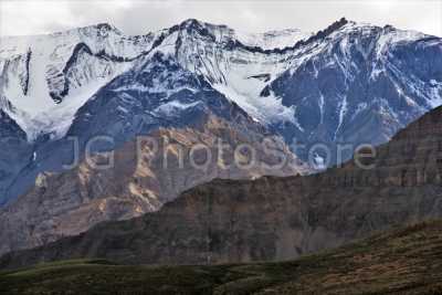 Montañas alrededor del valle de Spiti en el estado de Himachal Pradesh