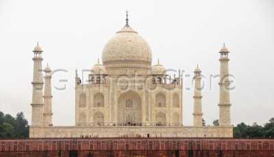 Front view of the Taj Mahal palace