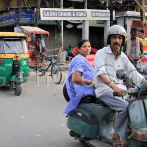 City New Delhi, plenty of bikes and rickshaws