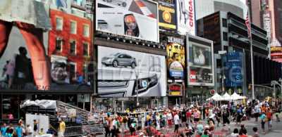 Carteles publicitarios en Times Square