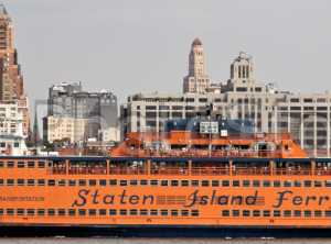 Característico color naranja de los ferries de Staten Island