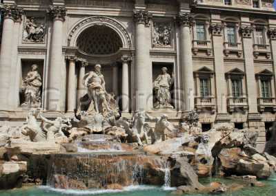 Rincones encantadores y románticos en Roma. Fontana de Trevi.