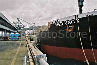 MV Med Unity cargando en la terminal de Petrozuata