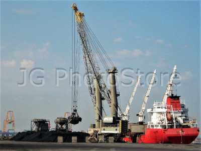 Operación de carga en el puerto de Valencia