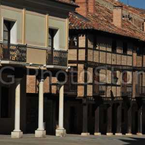 Casas típicas castellanas con soportales en el Burgo de Osma.