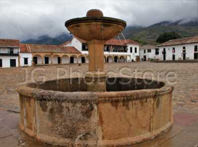 Fuente de piedra en la Plaza Mayor de Villa de Leyva